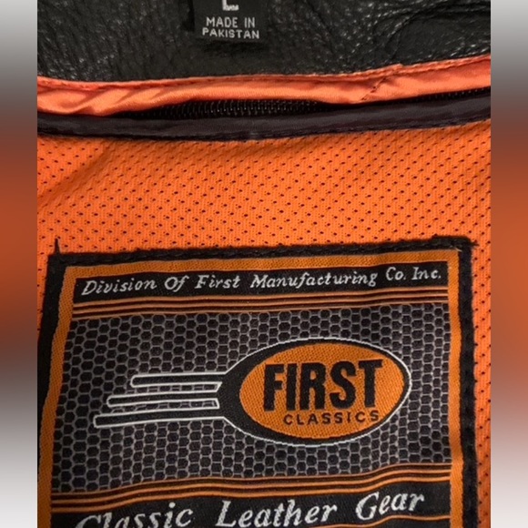 Women’s First classics leather jacket - Picture 2 of 2